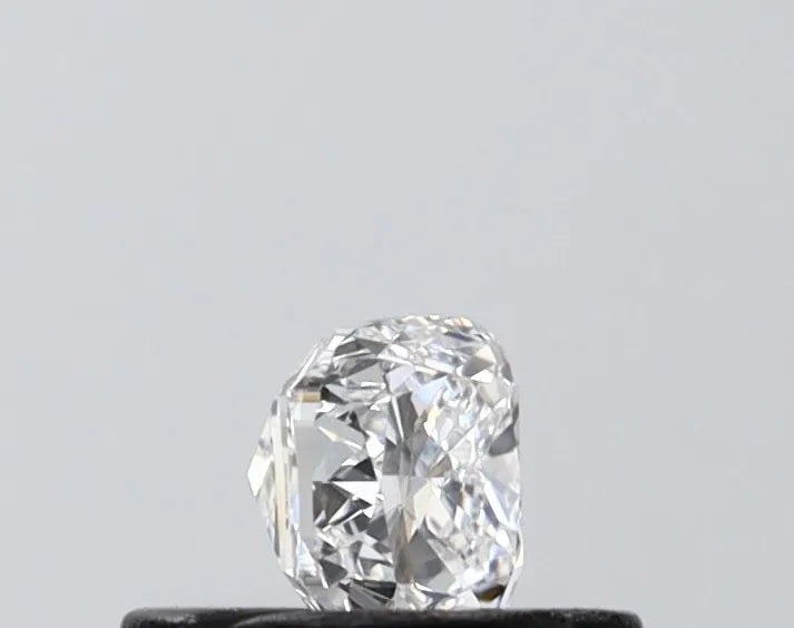 0.33ct Cushion modified Lab Grown Diamond (Colour D, Clarity VVS2, IGI Certified)
