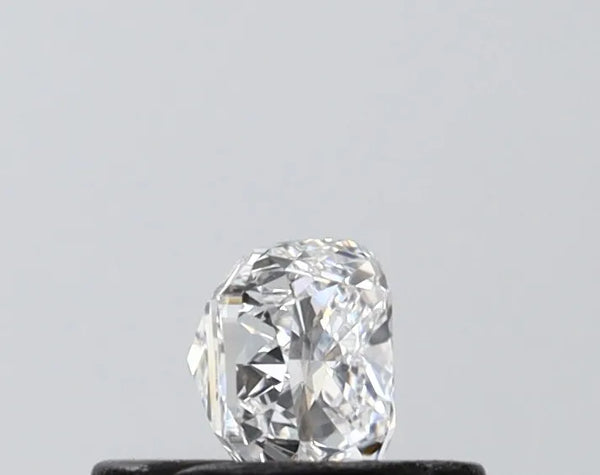 0.33ct Cushion modified Lab Grown Diamond (Colour D, Clarity VVS2, IGI Certified)
