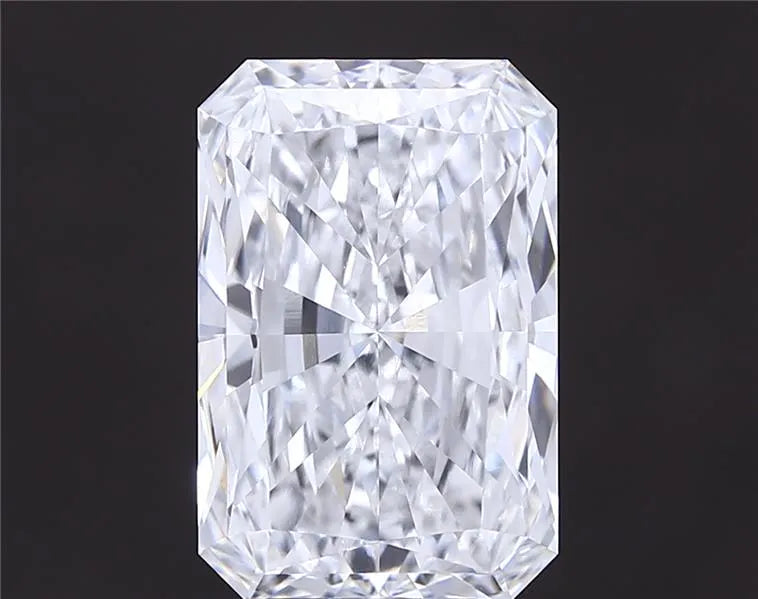 0.61ct Radiant Lab Grown Diamond (Colour D, Clarity VVS2, IGI Certified)