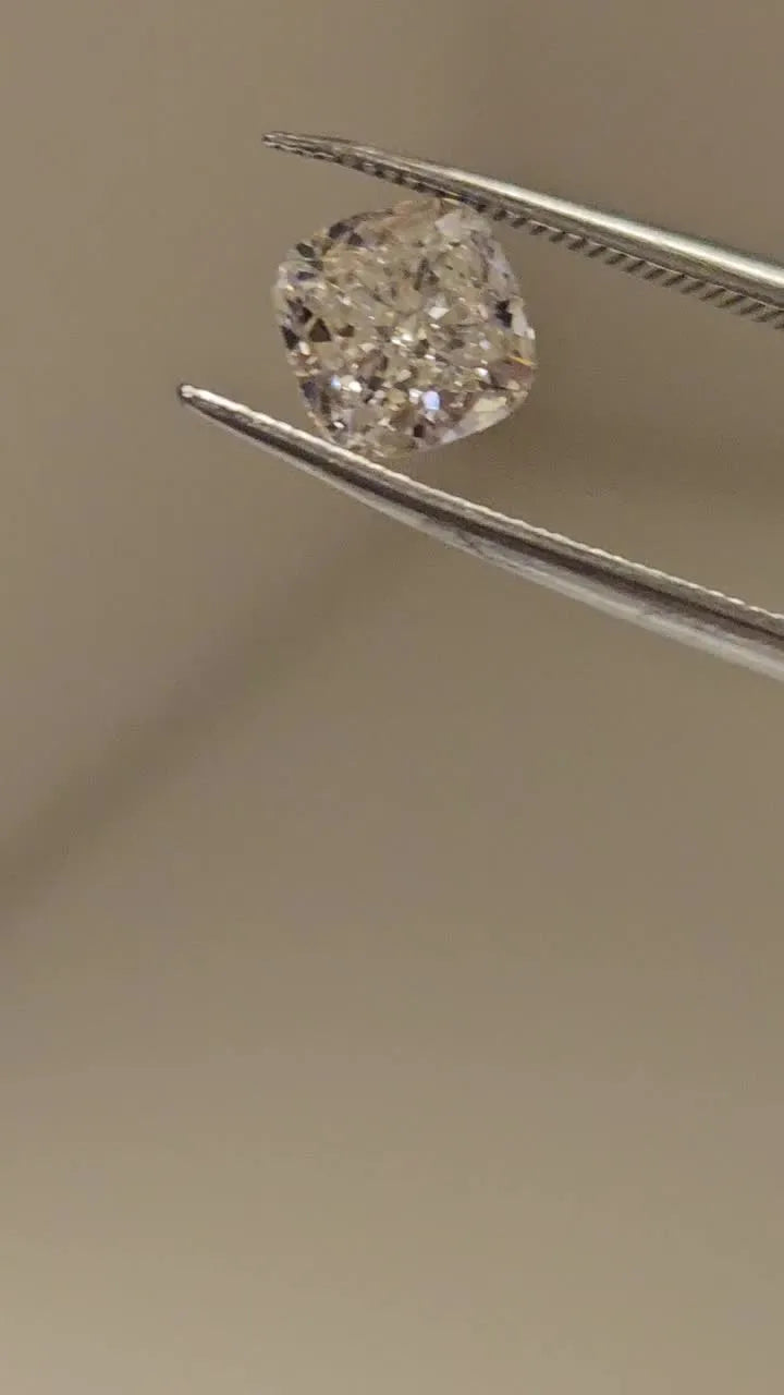 0.80ct Cushion brilliant Natural Diamond (Colour I, Clarity SI1, GIA Certified)
