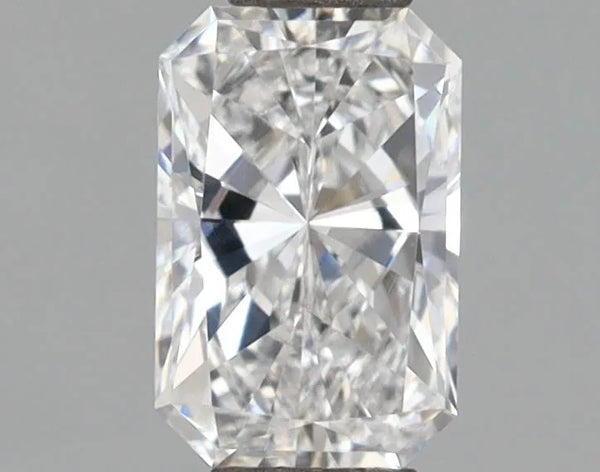 0.81ct Radiant Lab Grown Diamond (Colour E, Clarity VVS2, IGI Certified)