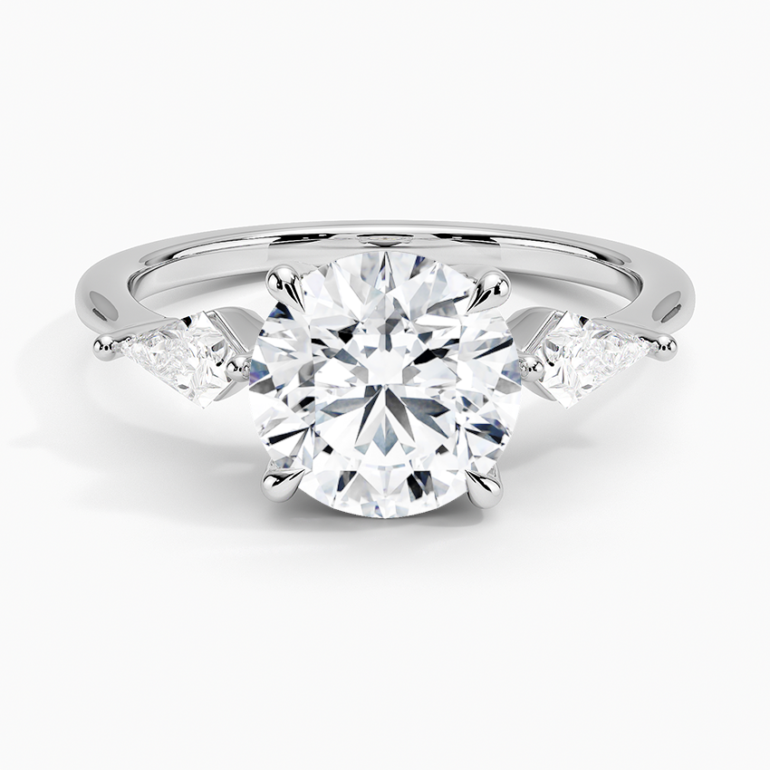 Luxe Cometa Three Stone Diamond Engagement Ring with a Round cut diamond in white gold — top view